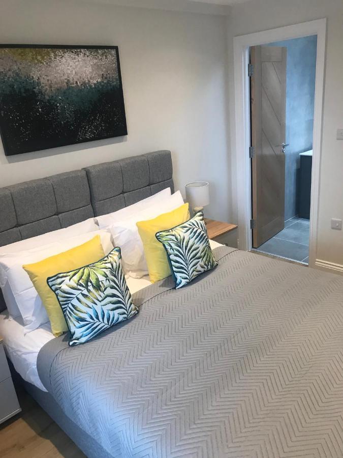 Heart Of Henley 1 & 2 Bedroom Apartments ภายนอก รูปภาพ
