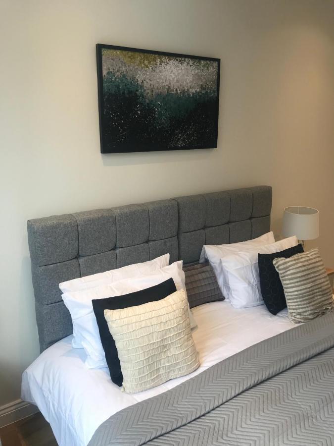 Heart Of Henley 1 & 2 Bedroom Apartments ภายนอก รูปภาพ