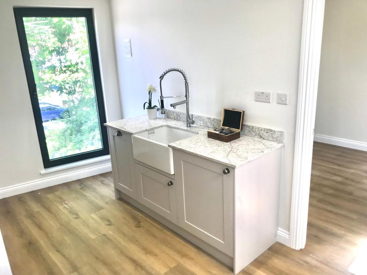 Heart Of Henley 1 & 2 Bedroom Apartments ภายนอก รูปภาพ