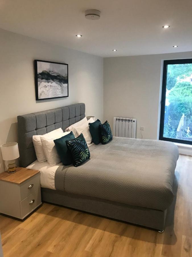 Heart Of Henley 1 & 2 Bedroom Apartments ภายนอก รูปภาพ
