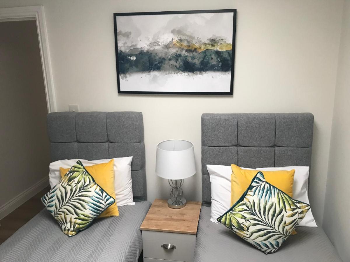Heart Of Henley 1 & 2 Bedroom Apartments ภายนอก รูปภาพ