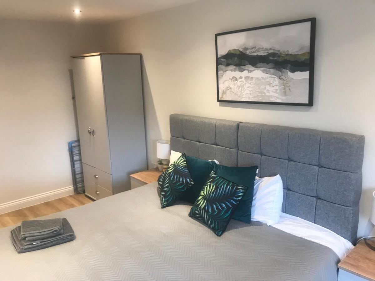 Heart Of Henley 1 & 2 Bedroom Apartments ภายนอก รูปภาพ