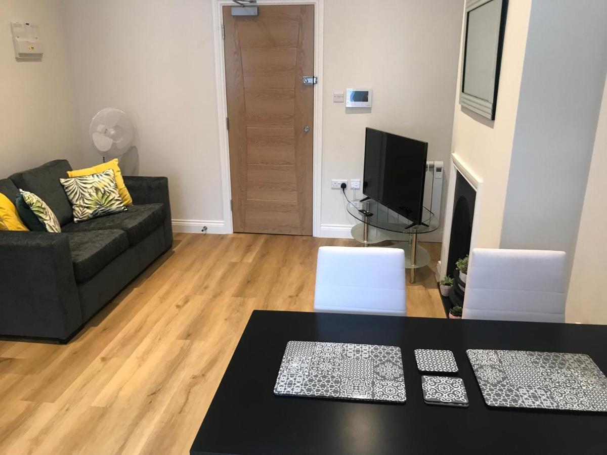 Heart Of Henley 1 & 2 Bedroom Apartments ภายนอก รูปภาพ