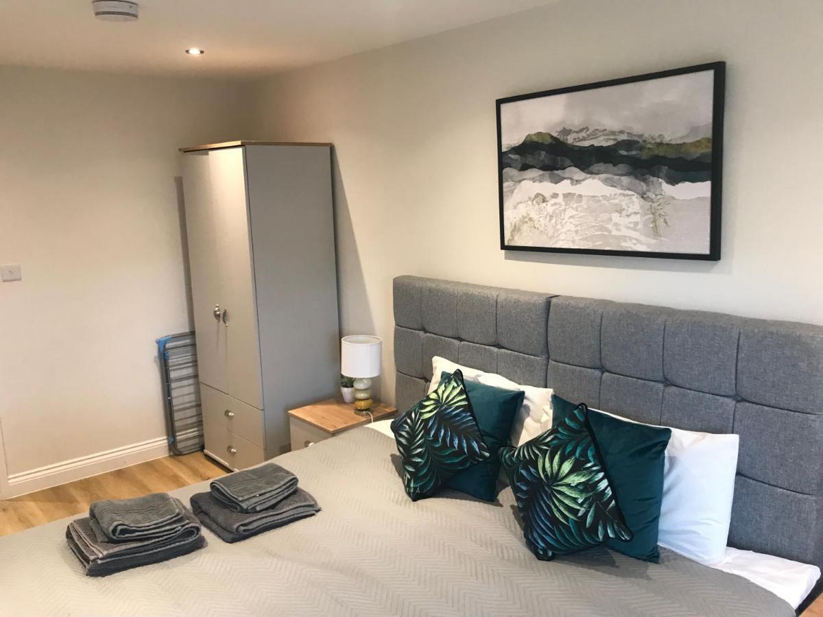Heart Of Henley 1 & 2 Bedroom Apartments ภายนอก รูปภาพ